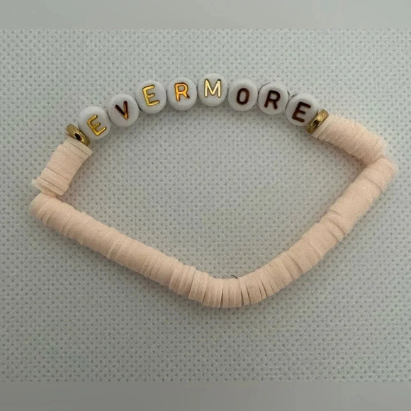 SET: Girls beaded bracelets. Taylor Swift ERAS on each bracelet. 11 bracelets. - Picture 7 of 16